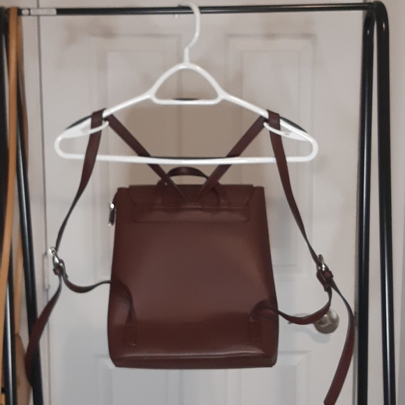 🌺Moving Sale!🪴 Maroon backpack - Picture 3 of 10